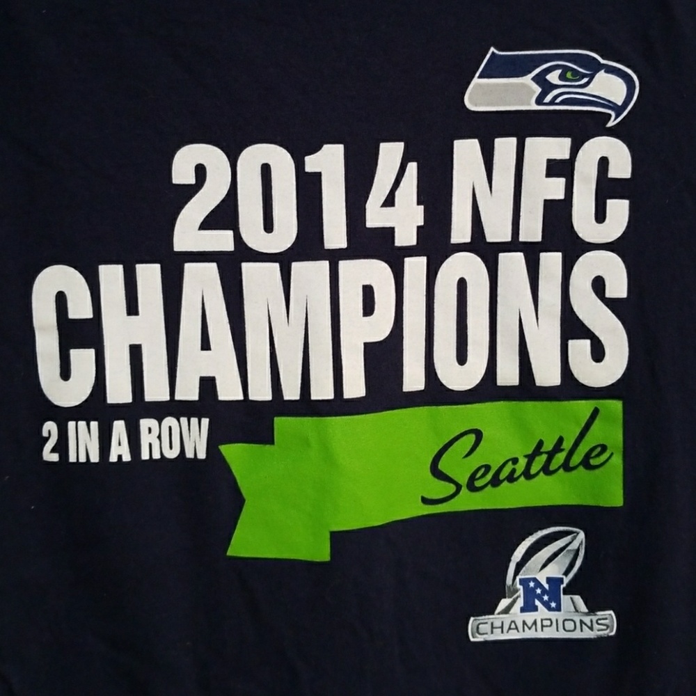 CLOSET CLEANOUT! FOOTBALL Seahawks t shirt large - Picture 2 of 3